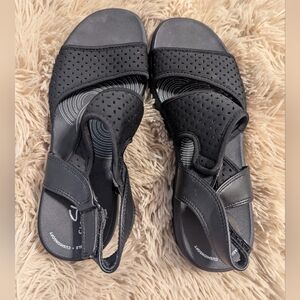 Clarks Sandals 7.5 Drift Fern Flat Black Cloudsteppers